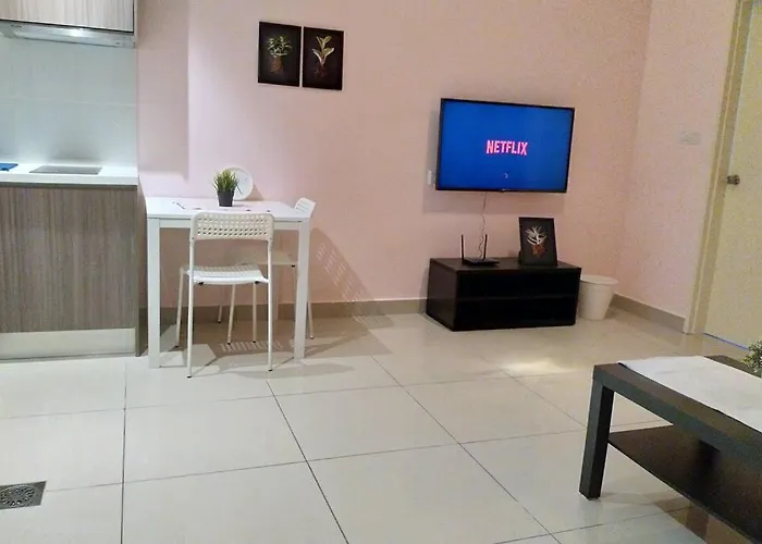 Hb1512- Hyve Studio Unit, Lake View, Cyberjaya, Free Wi-Fi, Free Parking, Netflix,Pool, 3038