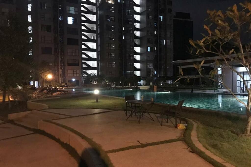 Hb1512- Hyve Unit, View, Cyberjaya, Free Wi-fi, Free Parking, Netflix,pool, 3038 Cyberjaya