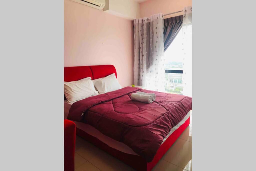 Hb1512- Hyve Unit, View, Cyberjaya, Free Wi-fi, Free Parking, Netflix,pool, 3038 Apartment *